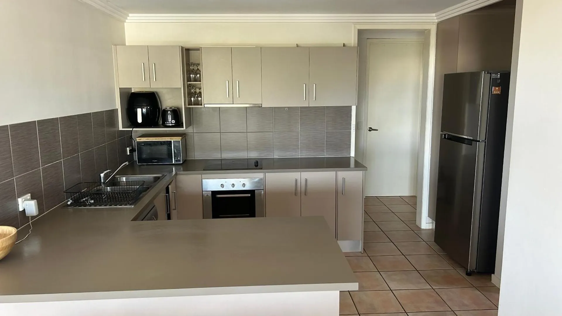 Large Apartment , Close To Beach Alexandra Headland