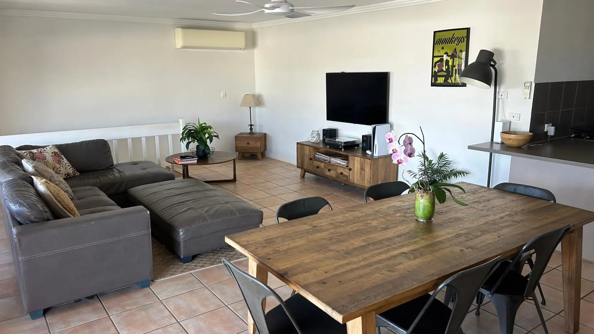 Large Apartment , Close To Beach Alexandra Headland